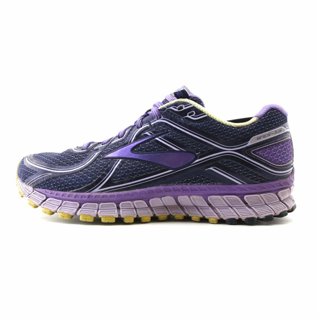 BROOKS ADRENALINE GTS 16 Best Running Shoes For Pronators