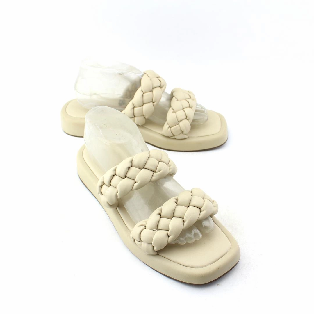 AMERICAN EAGLE . Rs Badminton Shoes