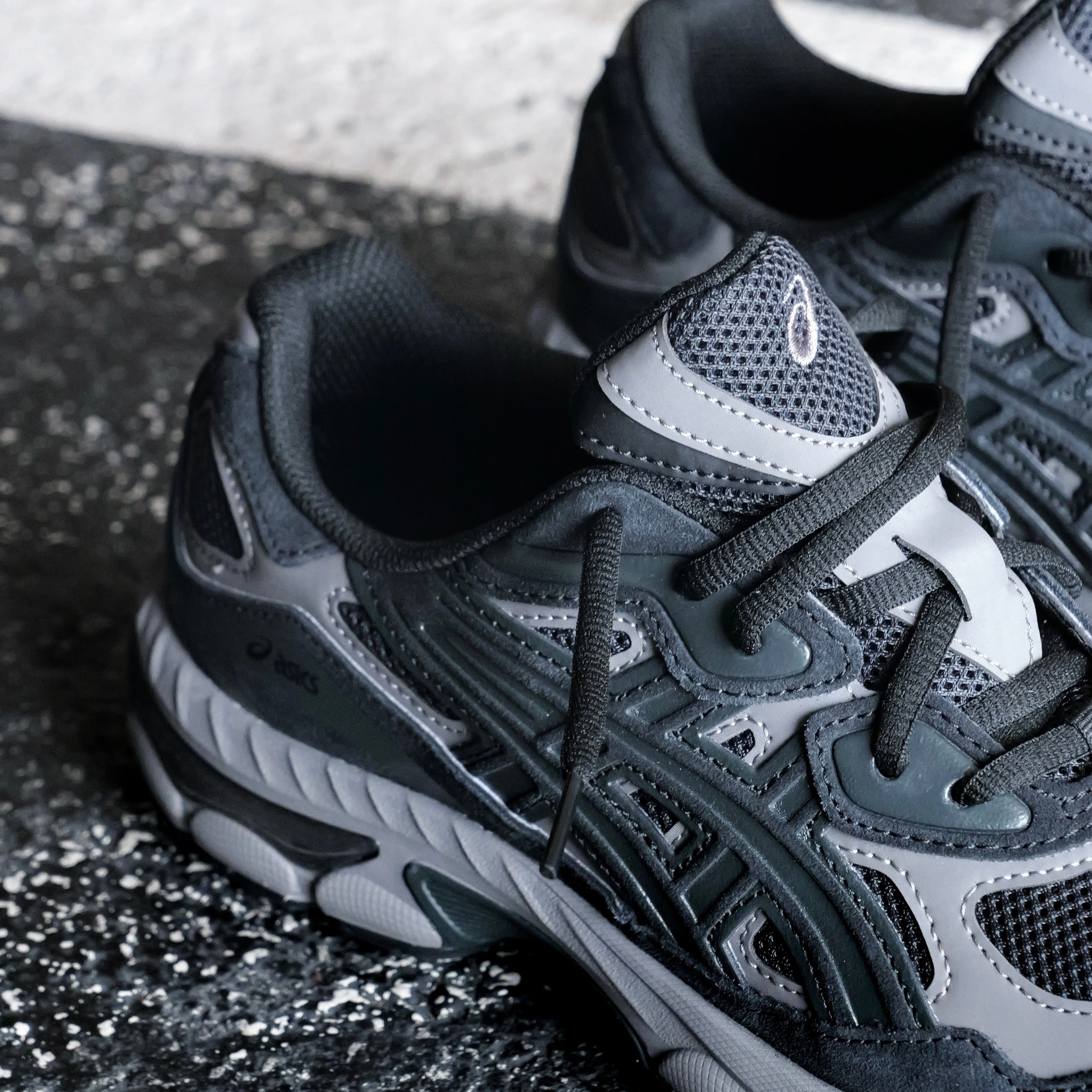 Asics Gel-Nyc Grade School (Graphite Grey/Black) Bondi Sr Running Shoes