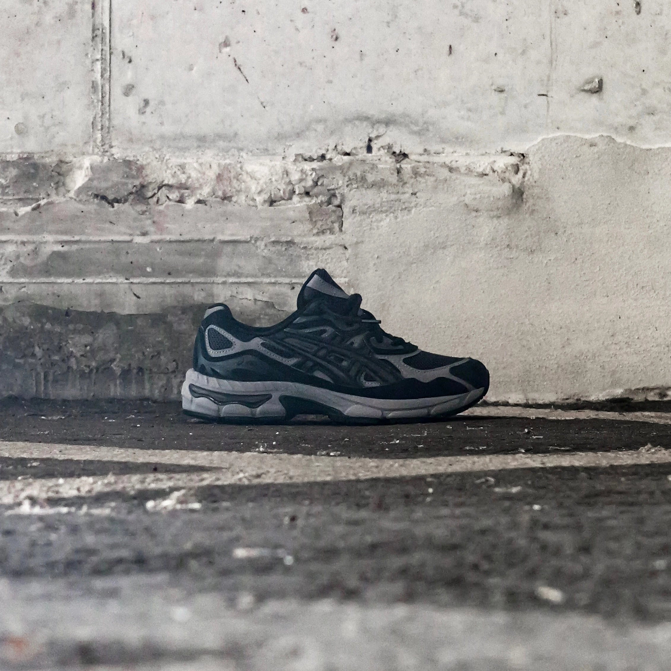 Trail Running Shoes Good For Hiking Asics Gel-Nyc Grade School (Graphite Grey/Black)