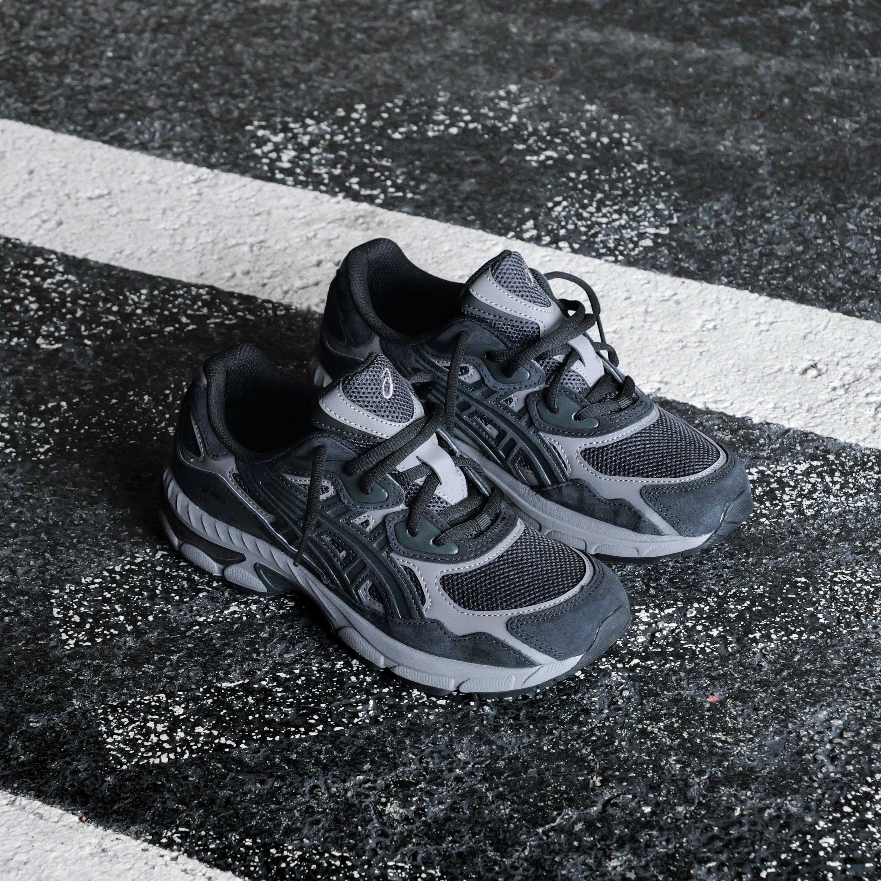 Best Running Shoes In India Asics Gel-Nyc Grade School (Graphite Grey/Black)