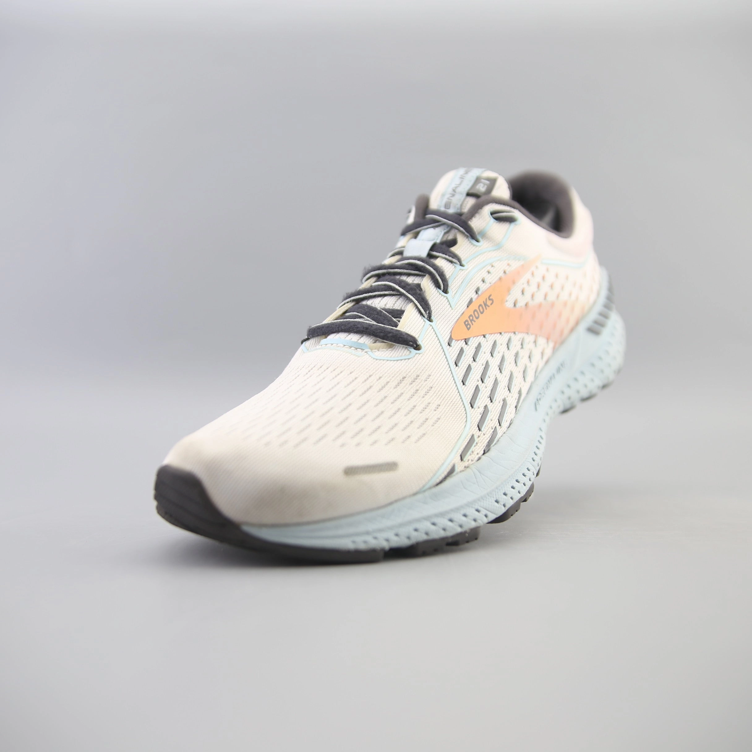 Volleyball Shoes Reviews BROOKS ADRENALINE GTS 21