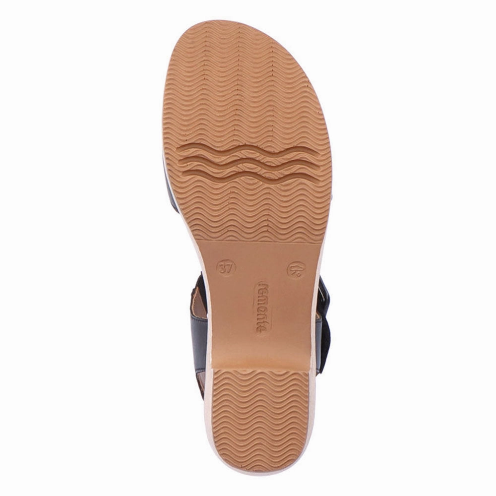 D0N52 Ankle Boots With Gold Trim