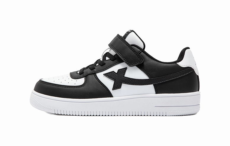 XTEP Lightweight Cushioning, Breathable, Slip Resistant Low top Skateboard Shoes Xtep White/black 33 41 Kids' Inexpensive Golf Shoes