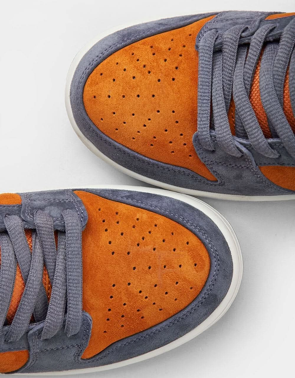 Nike Journey Running Shoes Nike SB 'Wildcard' Dunk Low Pro Skate Shoes - Light Carbon/Sesame-Monarch