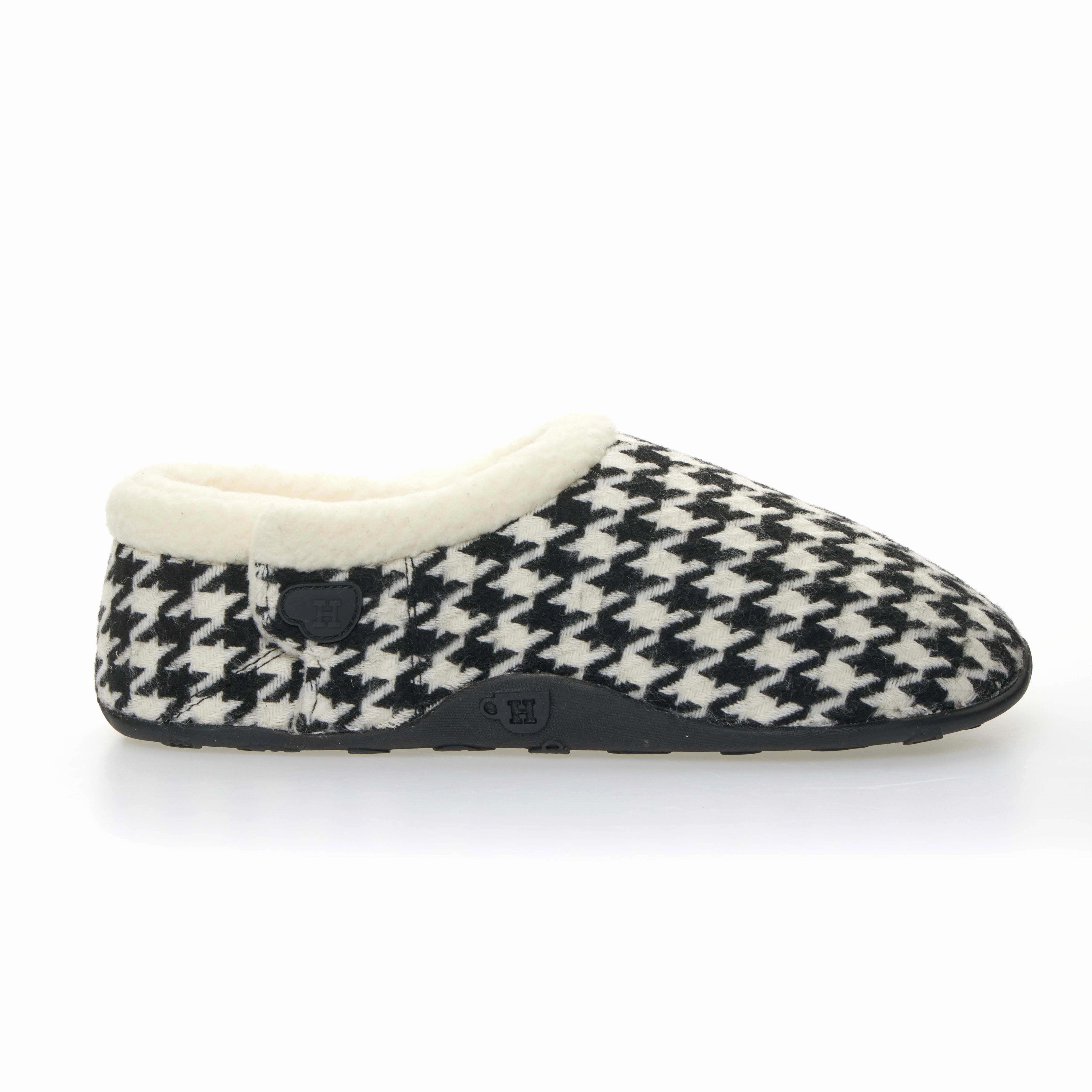 Freeze - Black & White Dogtooth Men's Slippers Ruby Slippers Oakleaf Hydrangea Size