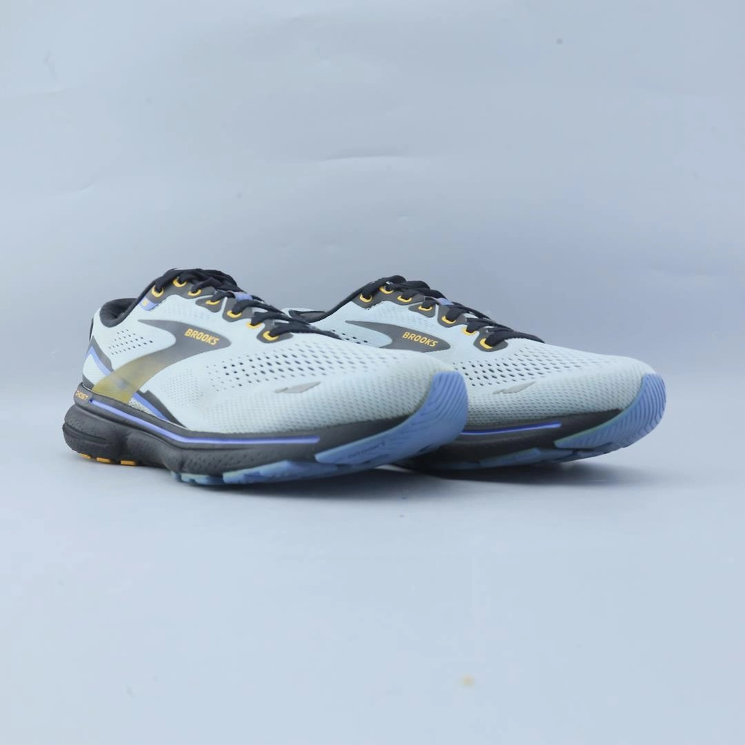 Revolution 5 Flyease Running Shoe BROOKS GHOST 15