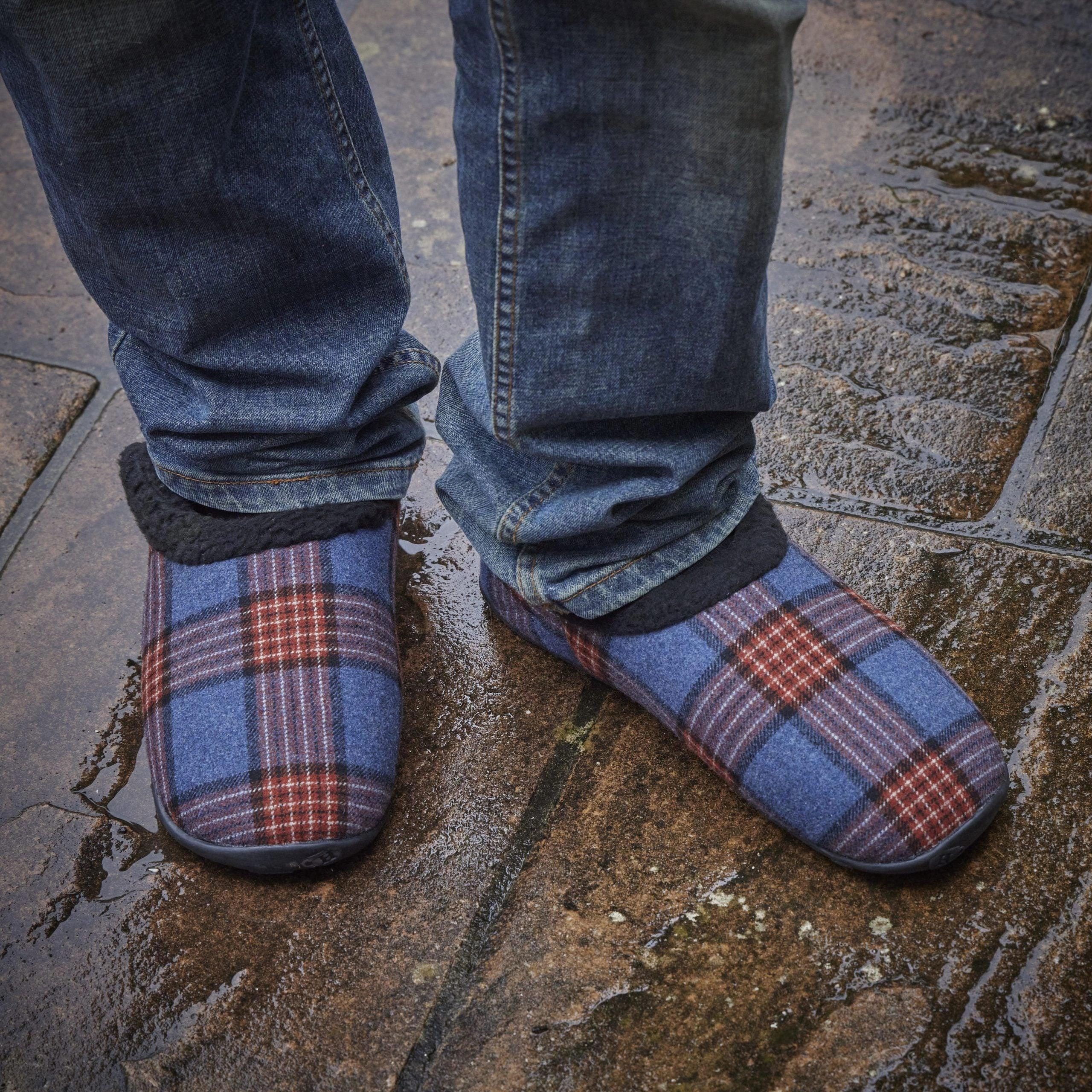 Plastic Slippers Edward - Blue Multi Check Men's Slippers
