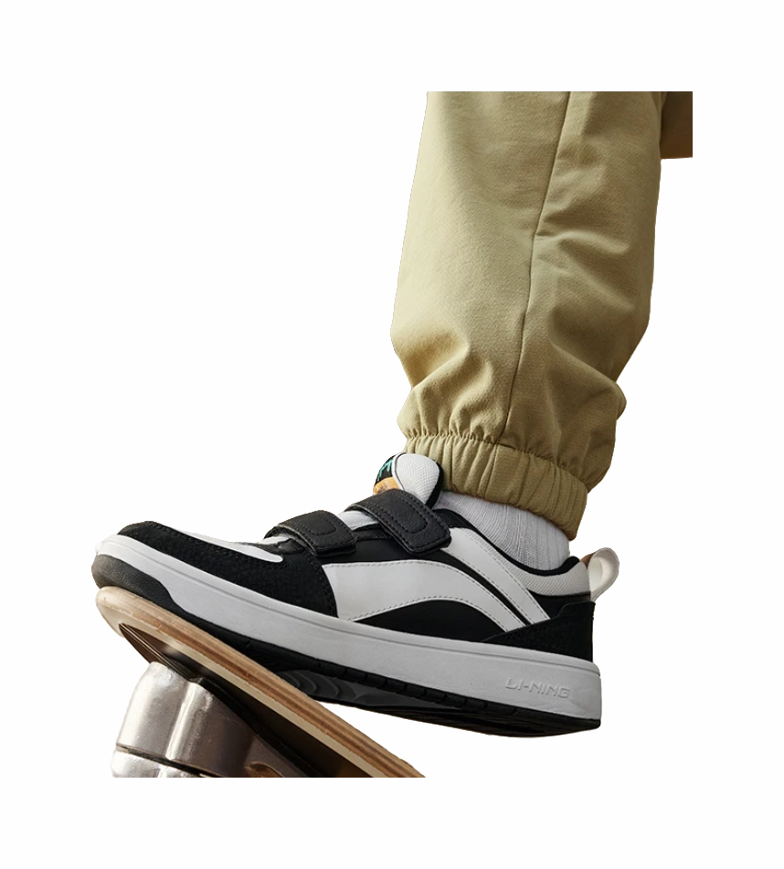 For Beginners Soft Spikes For Golf LINING YOUNG Sports Life Collection Anti Slip Wear Resistant Low Top Kids' Skateboarding Shoes Black White Kids'