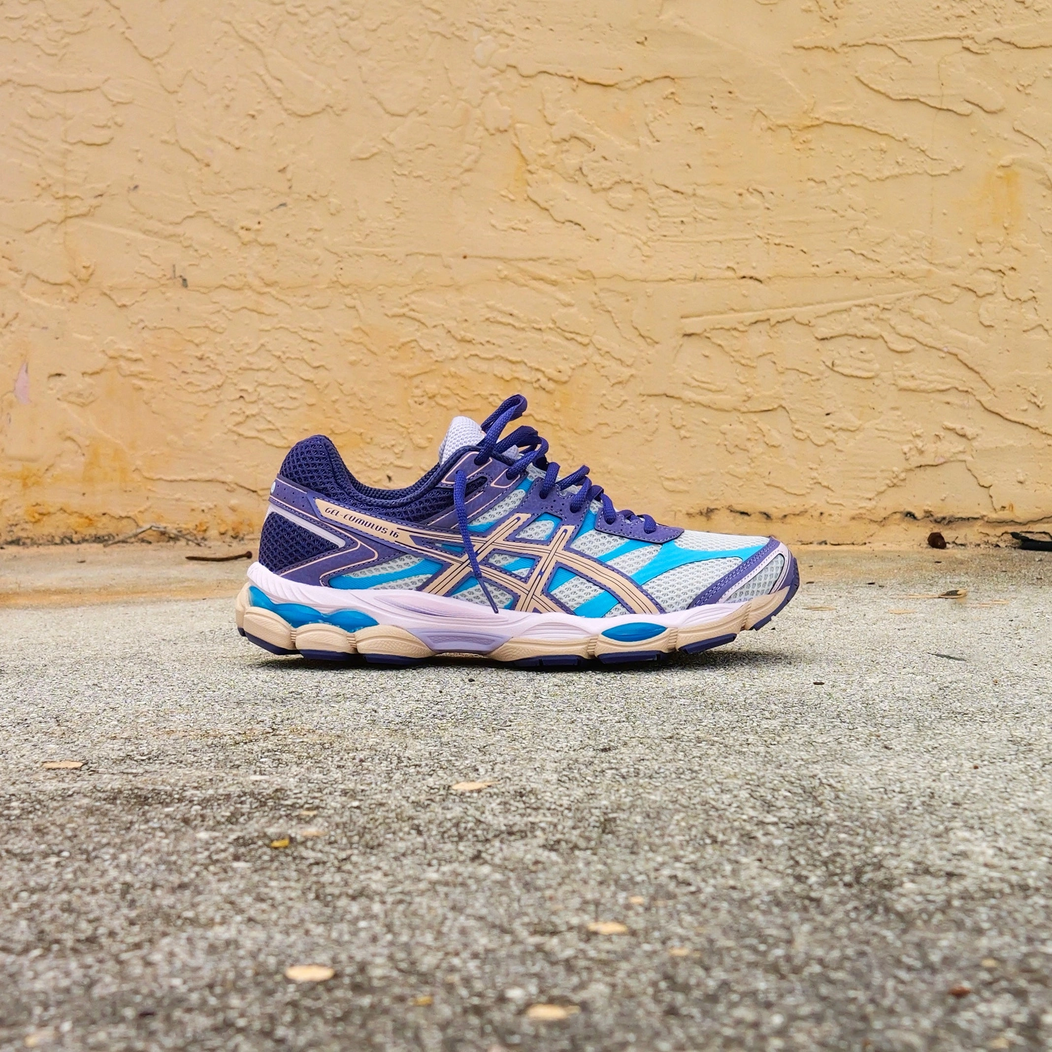 Shoes Sale Asics Mens Asics Gel-Cumulus 16 (Cloud Grey/Bisque)