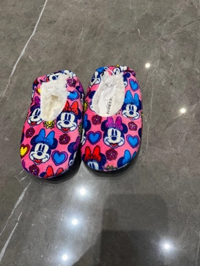 Minnie Mouse Sherpa Slippers Dress To Impress Code For Slippers