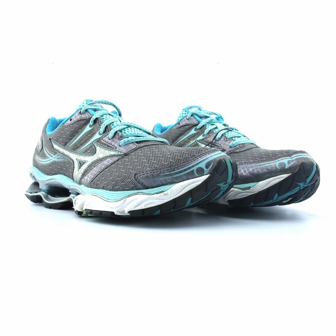 MIZUNO WAVE CREATION 14 Best Max Cushioned Running Shoes