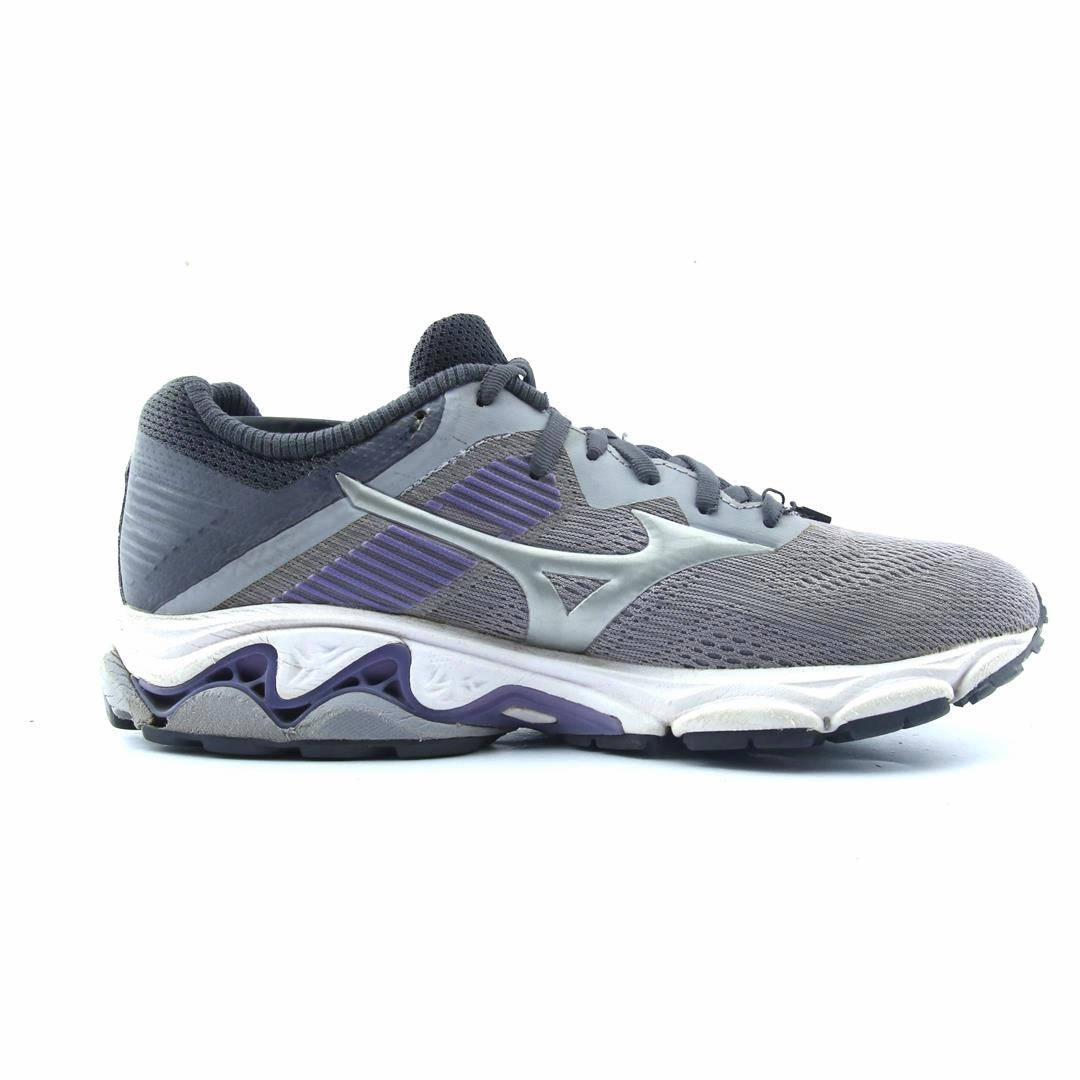 Number One Running Shoe MIZUNO WAVE INSPIRE 16