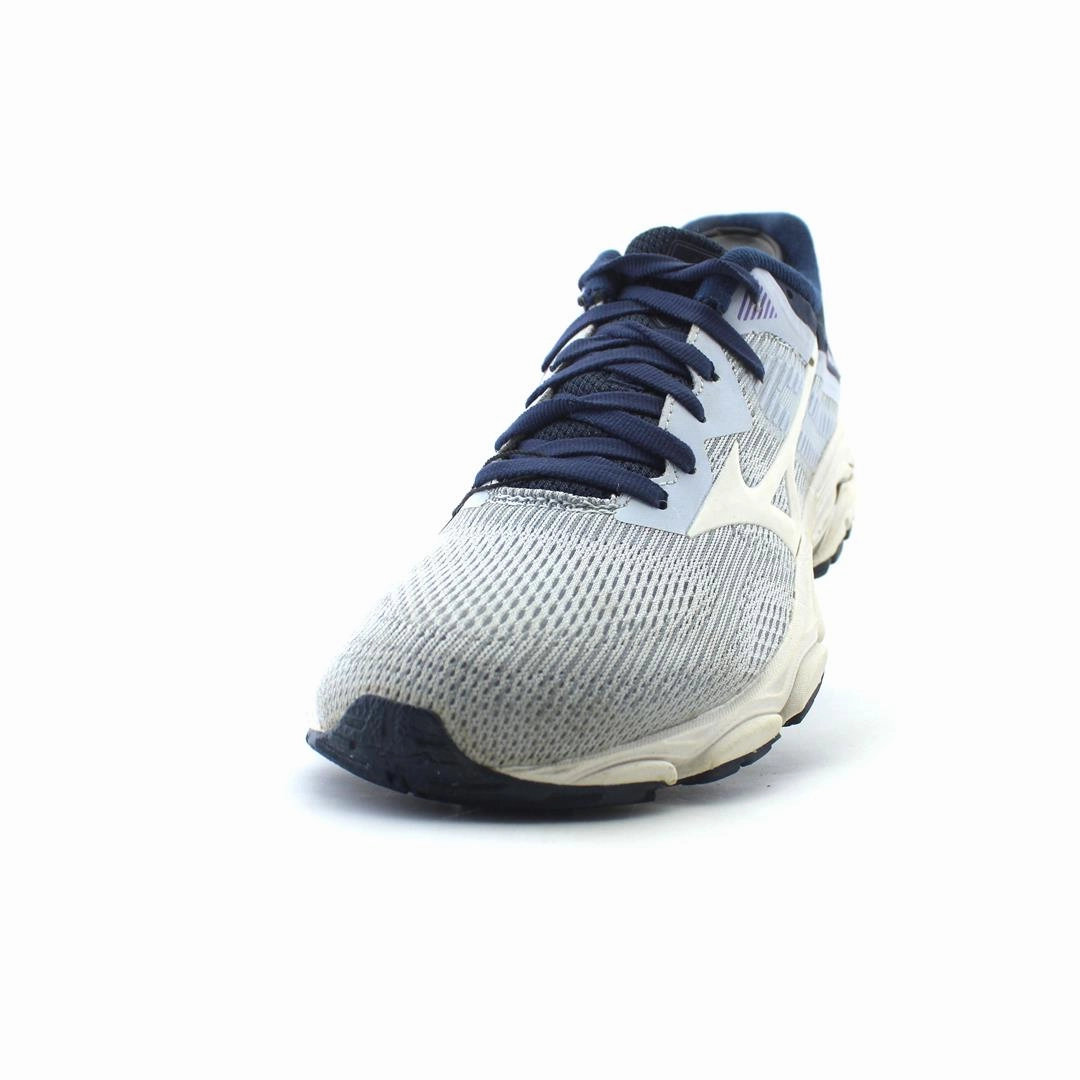 Adidas Ultra Boost Volleyball Shoes MIZUNO WAVE INSPIRE 16