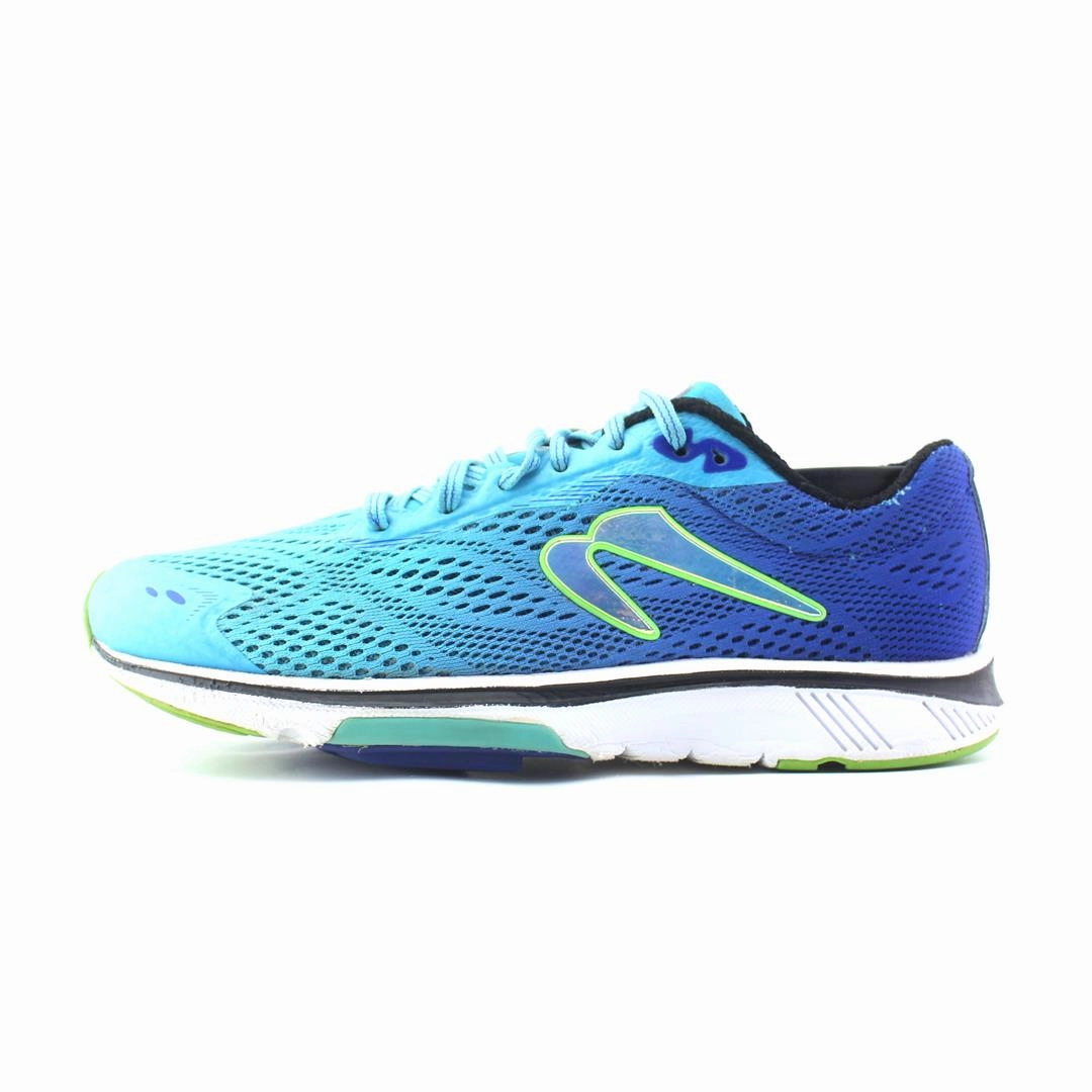 Shoes Badminton NEWTON GRAVITY 8