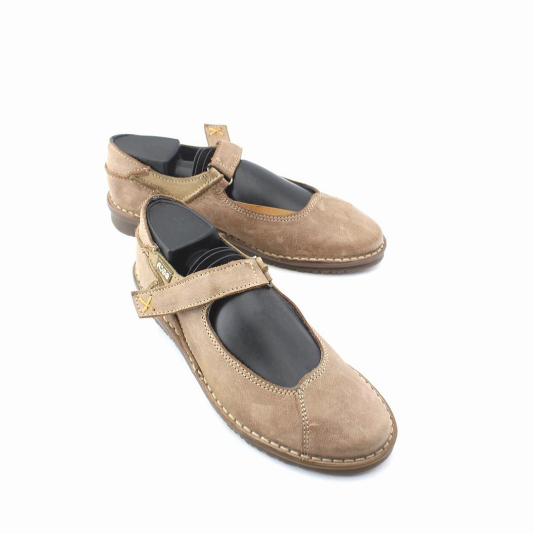 Badminton Shoes Low Price NICE .