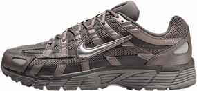 Nike Raider Shoes Nike P-6000 Men's Shoes (CD6404-202, Cave Stone/Medium Ash/Flat Pewter/Metallic Silver)