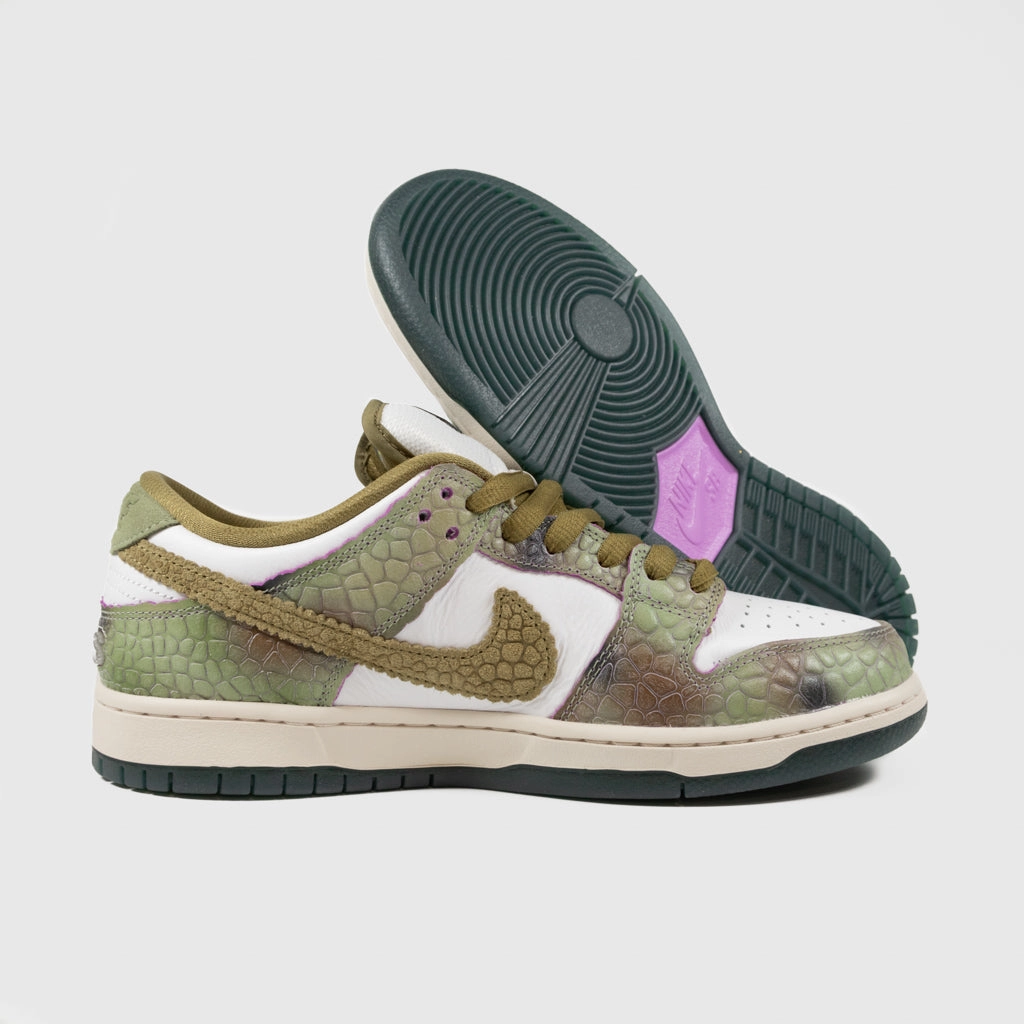 Nike SB - Dunk Low Pro 'Chameleon' Shoes - Oil Green / Desert Moss - White Youth Nike Golf Shoes