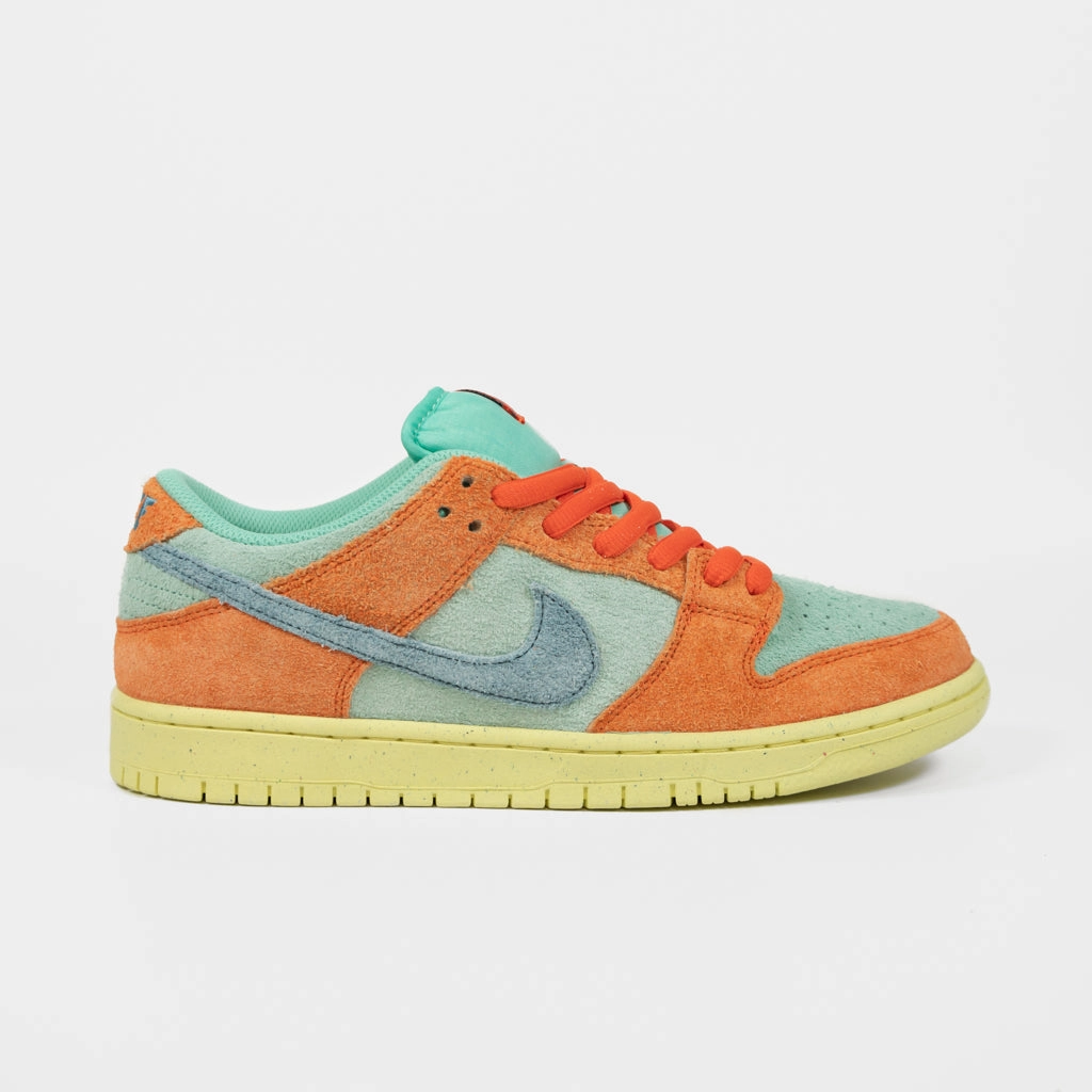 Eliud Kipchoge Nike Shoes Nike SB - Dunk Low Pro Shoes (UK ONLY - ONE PAIR PER CUSTOMER) - Orange / Noise Aqua - Emerald Rise - Orange
