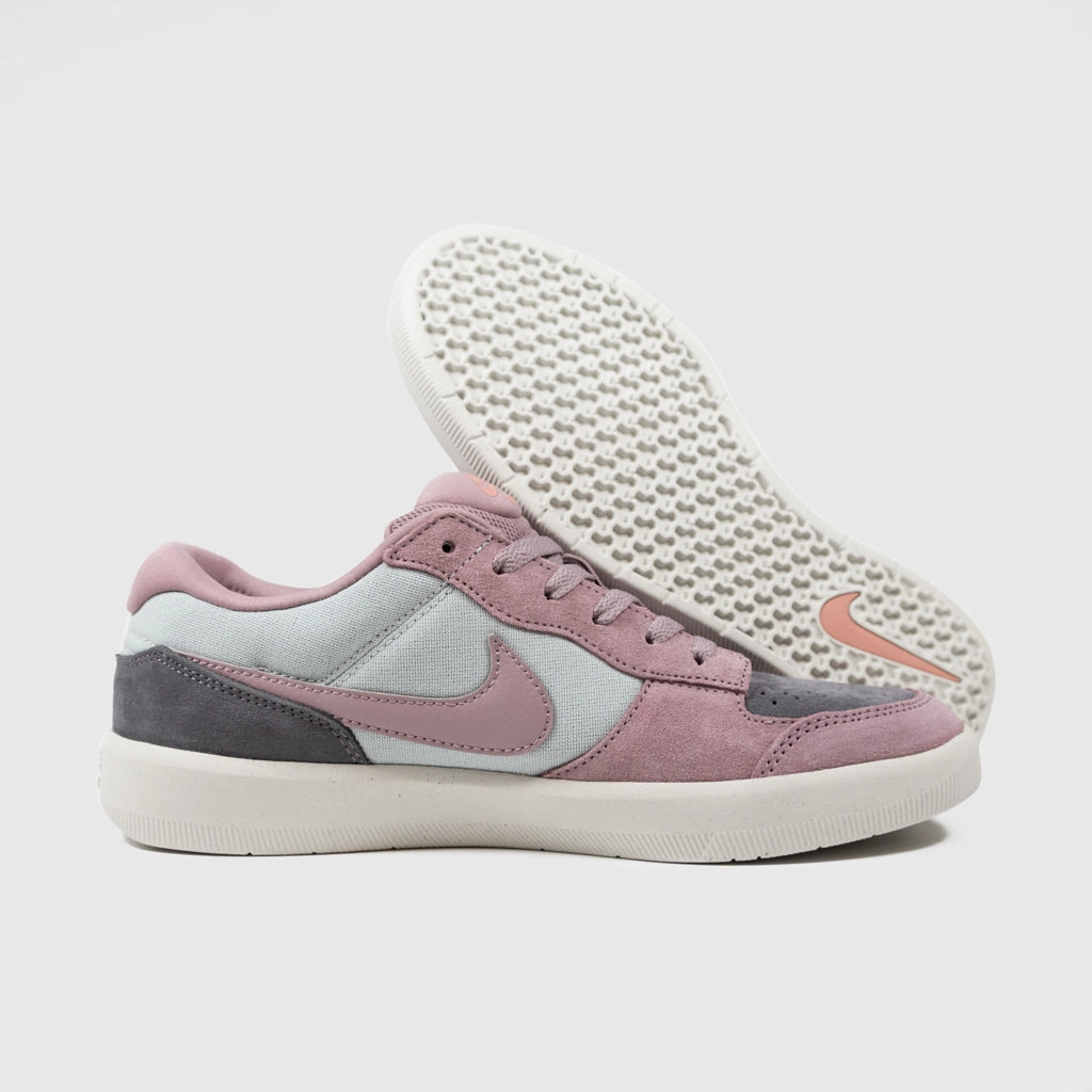 Nike SB - Force 58 Shoes - Flat Silver / Taupe Grey Nike Livestrong Shoes