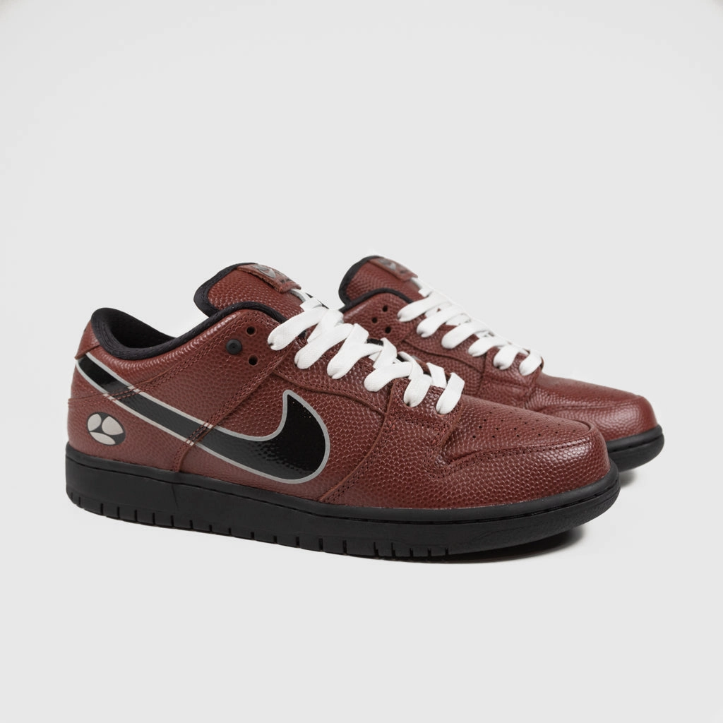 Nike Shoes Indoor Soccer Mercurial Nike SB - Limosine x Dunk Low Pro Shoes - Dark Pony / Black - Silver - White