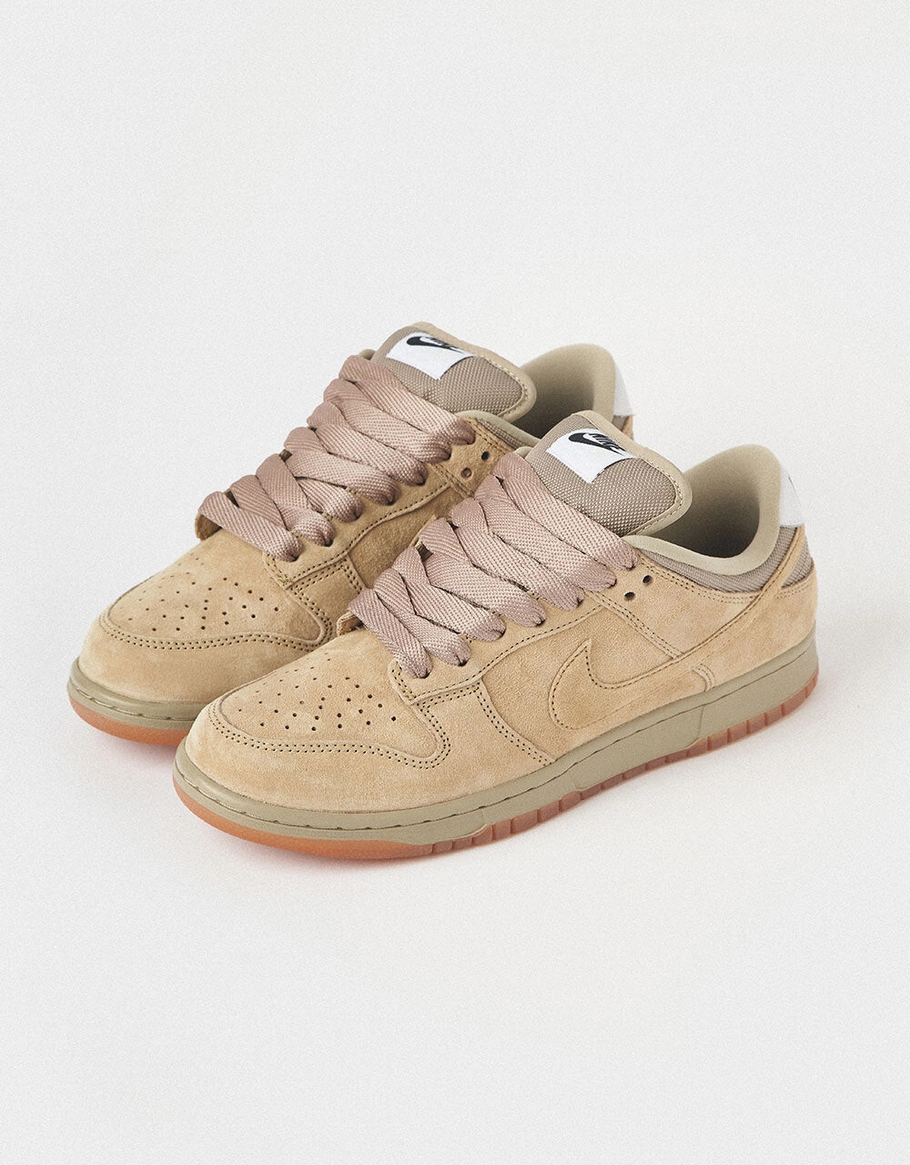 Nike Basketball Team Shoes Nike SB Dunk Low Pro B Skate Shoes - Parachute Beige/Parachute Beige