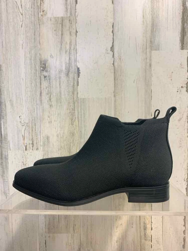 NWT VIVAIA SHOES Shoe Size 8 Black Solid ANKLE Shoes/VIVAIA LADIES SQUARE TOE SL Ankle Boots With Cut Out Sides