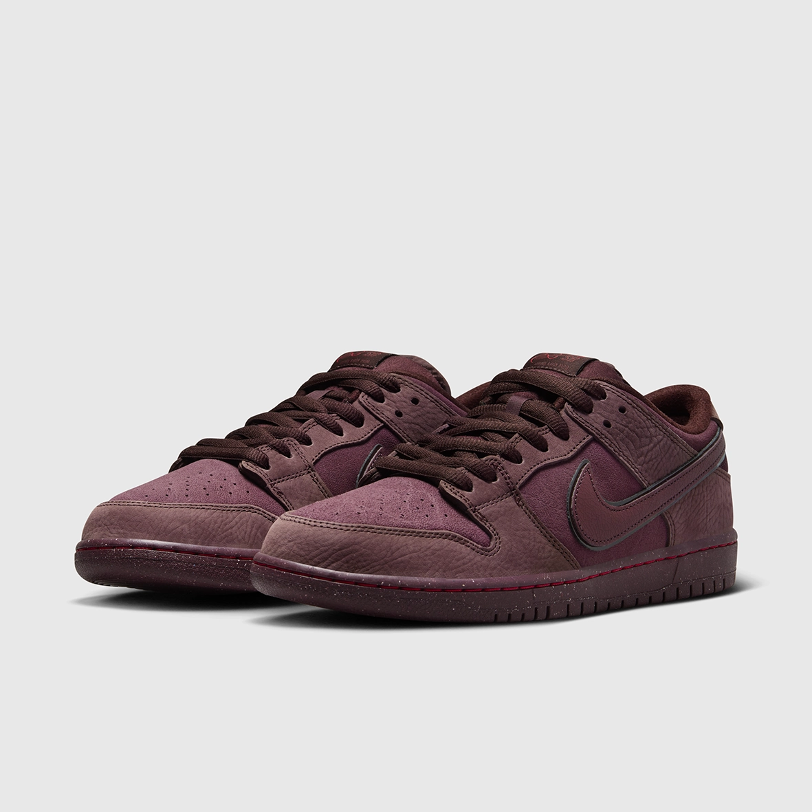 Nike SB - 'City Of Love' Dunk Low Pro Shoes (UK ONLY) - Burgundy Crush / Dark Team Red Lakers Nike Shoes