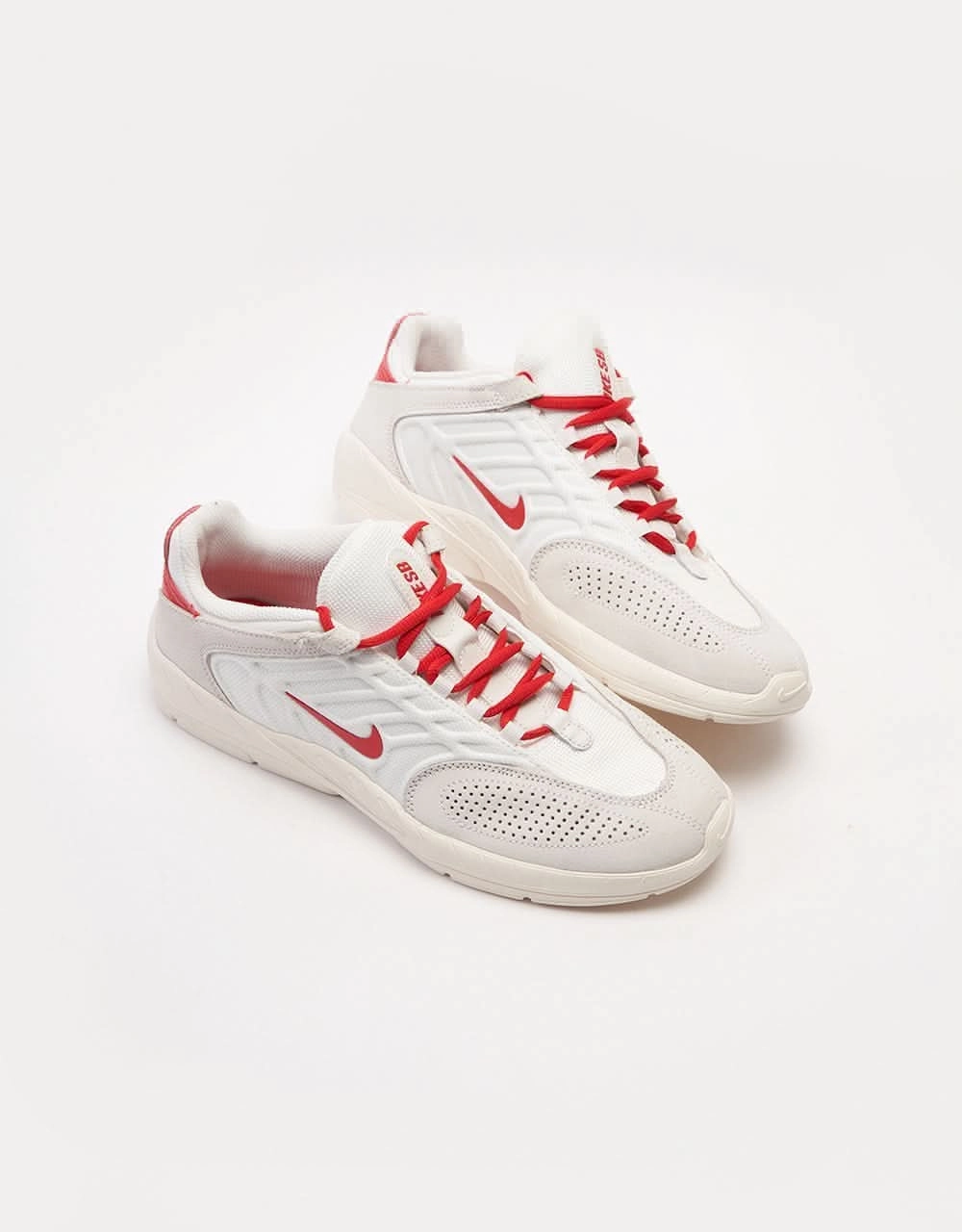 Tennis Court Shoes Nike Nike SB Vertebrae Skate Shoes - Summit White/Univ Red-Phantom-Sail