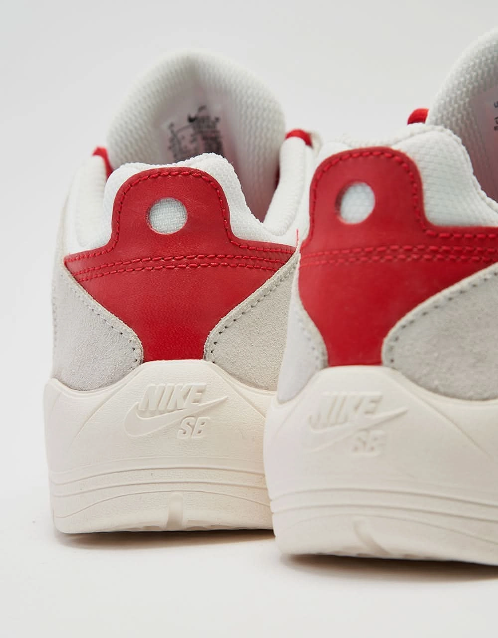 Nike Air Zoom Road Running Shoes Nike SB Vertebrae Skate Shoes - Summit White/Univ Red-Phantom-Sail