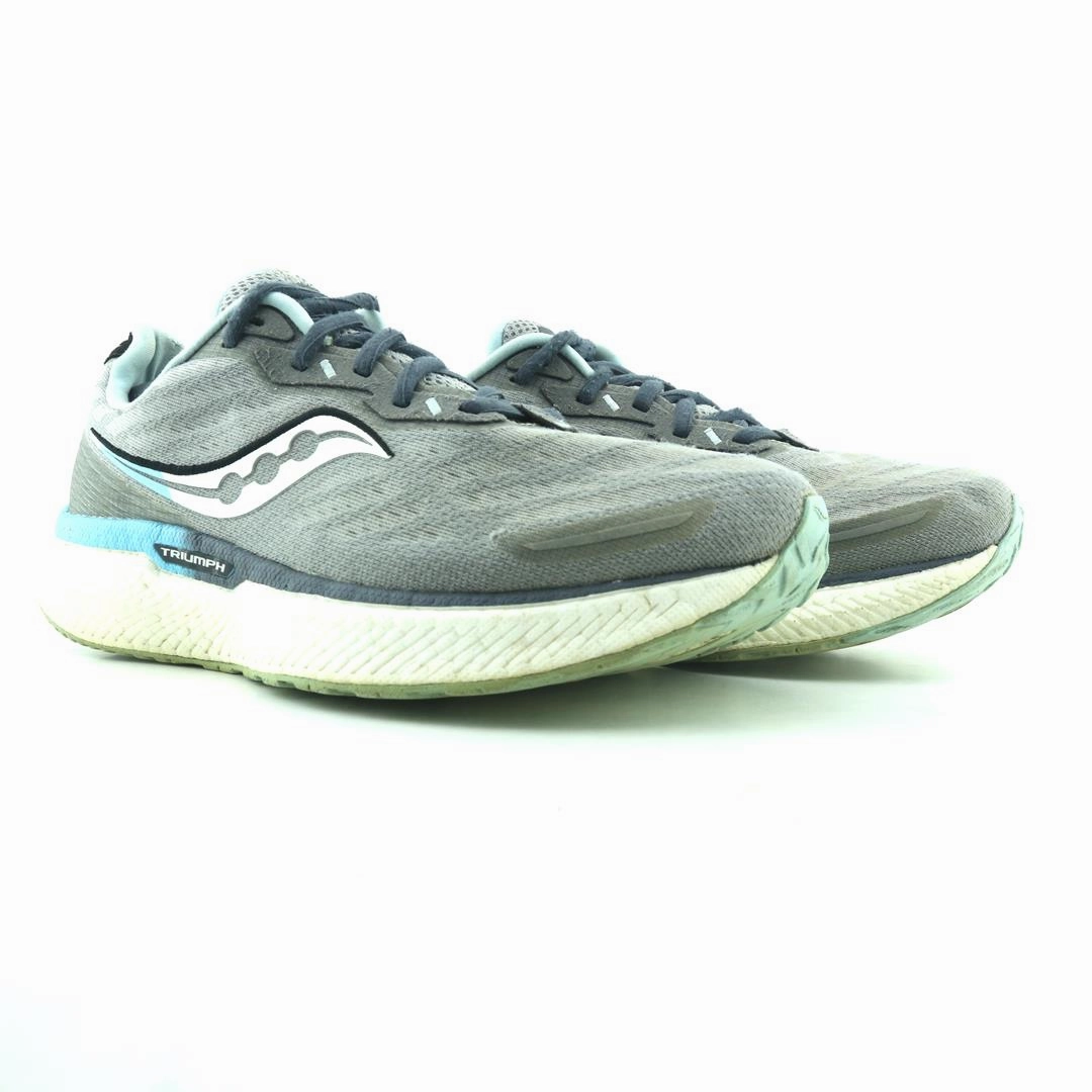 Running Shoes Size 9 SAUCONY TRIUMPH 19