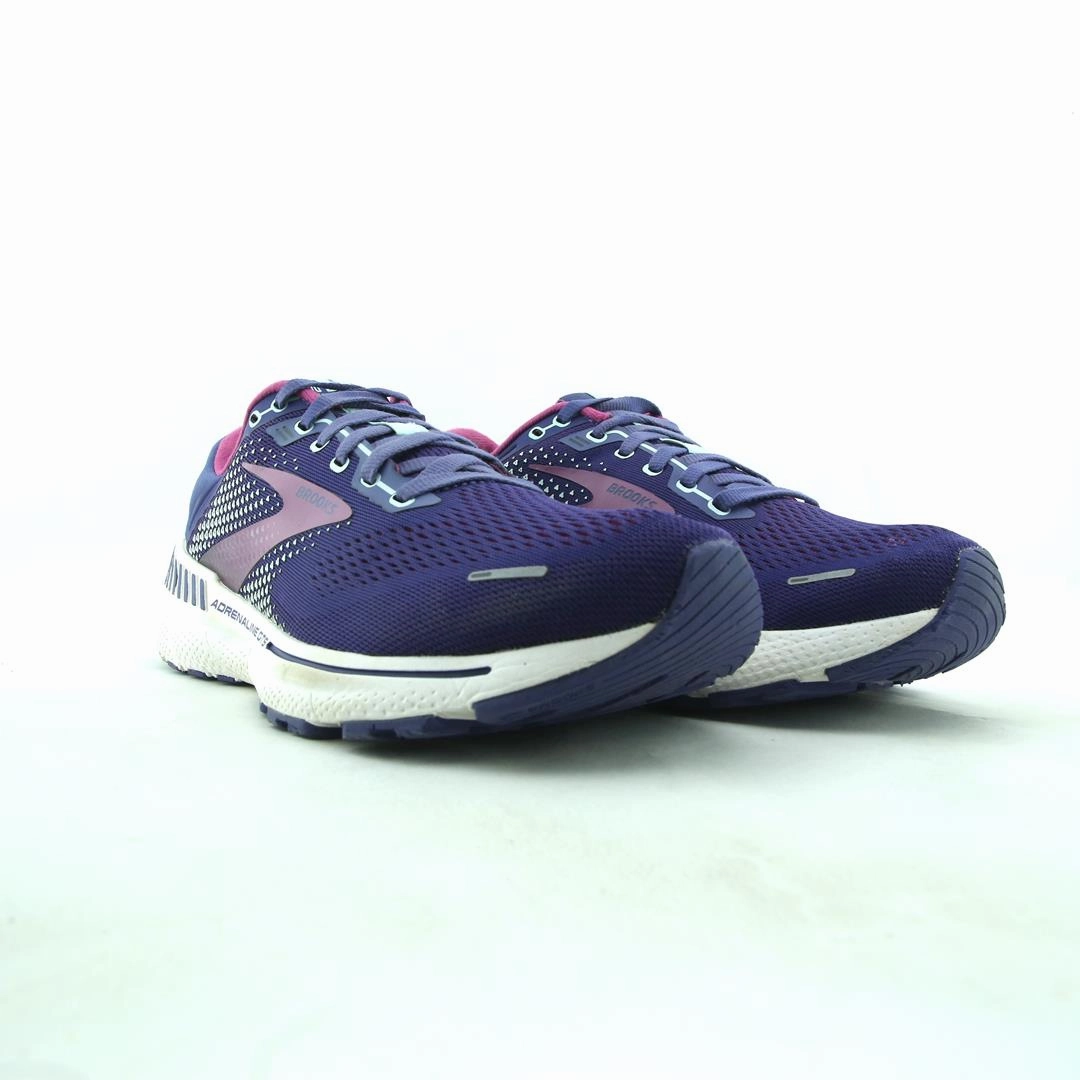 Best Running Shoes For 10k Race BROOKS ADRENALINE GTS 22