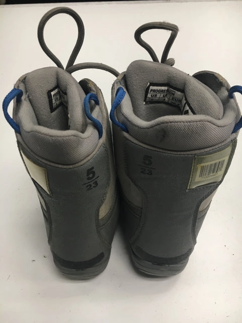 Used Burton Progression Grey Kids Size 5 Snowboard Boots Chicken Rain Boots