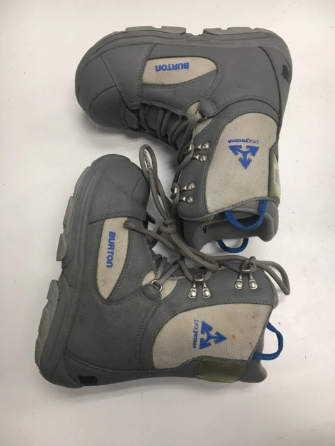 Used Burton Progression Grey Kids Size 5 Snowboard Boots Work Boots Nearby