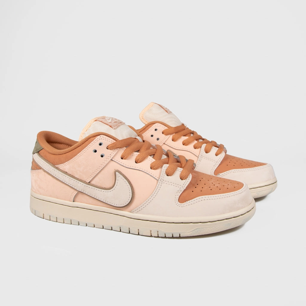 Jon Jones Shoes Nike Nike SB - Dunk Low 'Trocadero' Pro Premium Shoes - Amber Brown / Guava Ice / Crimson Tint / Hemp