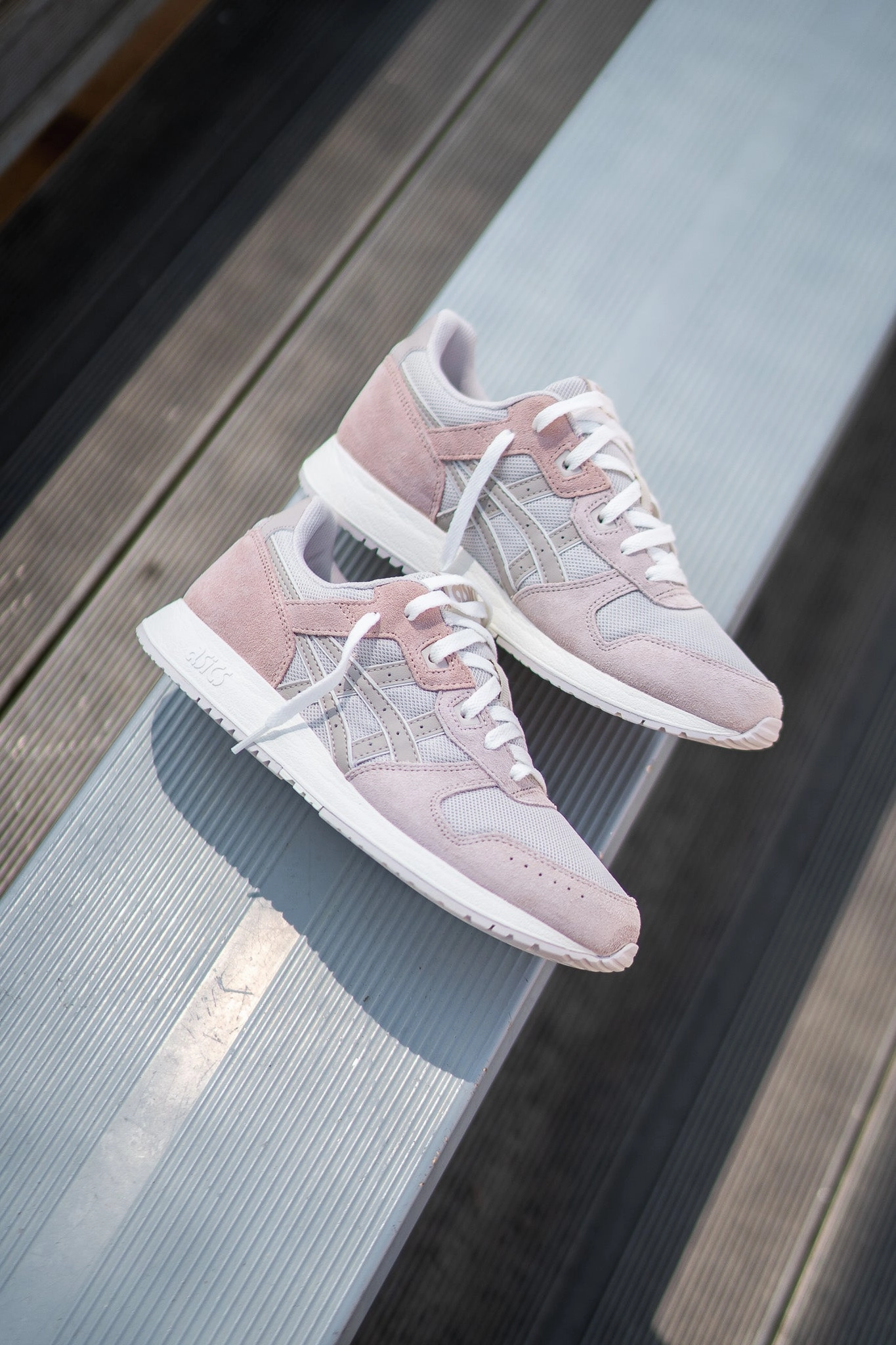 WOMEN Asics Lyte Classic (Oatmeal/Simply Taupe) Badminton Shoes Weight