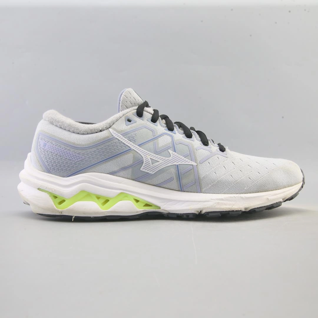 MIZUNO WAVE INSPIRE 18 Mizuno Shoes For Volleyball